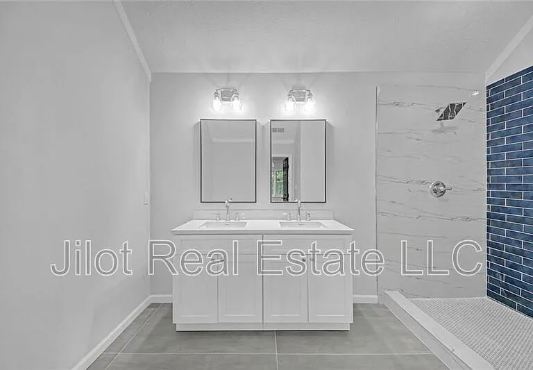 63 Lakeview Ln — Photo 16