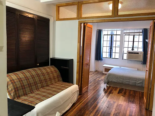 Rented by E Realty International Corp | media 1