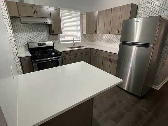 2nd image of 1414 W Winnemac Ave #1
