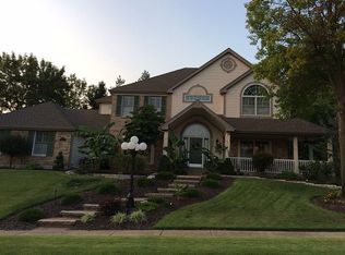 740 Carman Oaks Ct, Ballwin, MO
