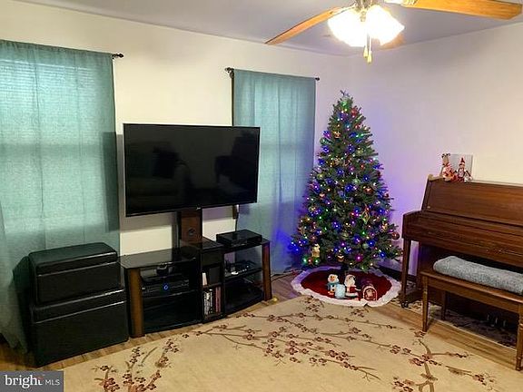 2nd image of 5149 Pecan Dr