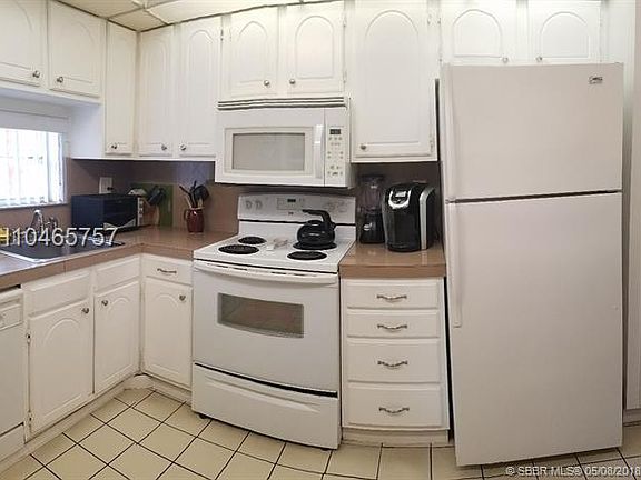 4th image of 9823 S Hollybrook Lake Dr APT 203