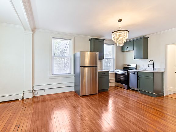 2nd image of 169 Waterman St APT 4