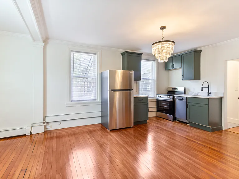 169 Waterman St #4 — Photo 2