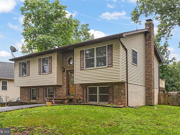 3rd image of 1226 Lakeview Dr