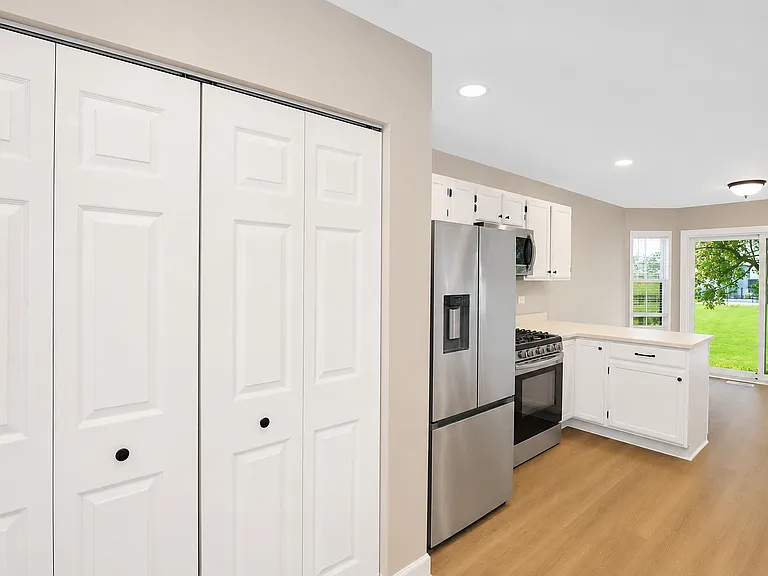 651 Lancaster Cir — Photo 18