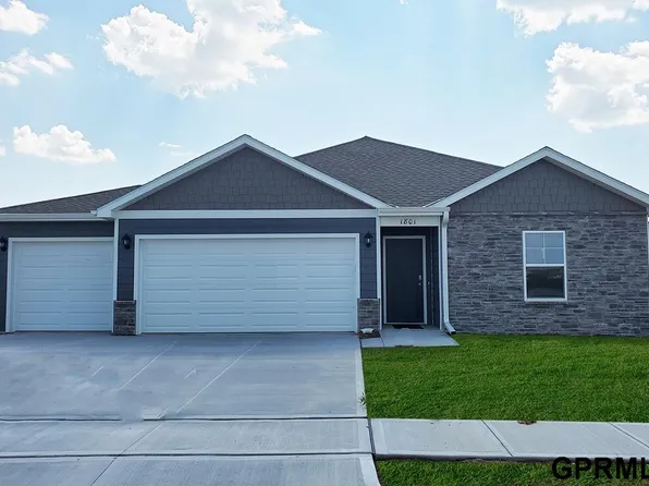 6422 Harvest Dr, Papillion, NE 68157