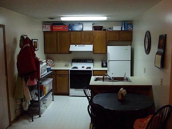 4th image of 412 W Fillmore St