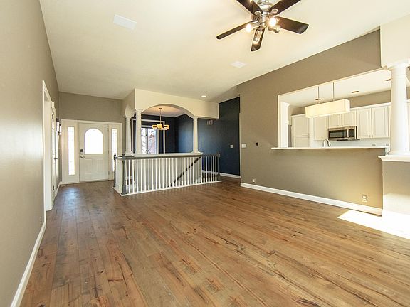 4th image of 2725 Glen Oaks Dr