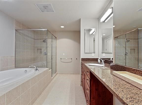 3rd image of 700 W 31st St Suite 1803