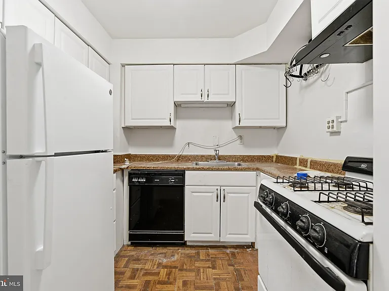 3953 Lankenau Ave #B — Photo 6