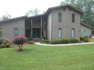 349 Beechtree Cir, Mount Airy, NC 27030