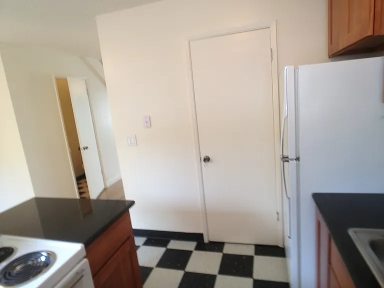 426 NE 75th Ave — Photo 40