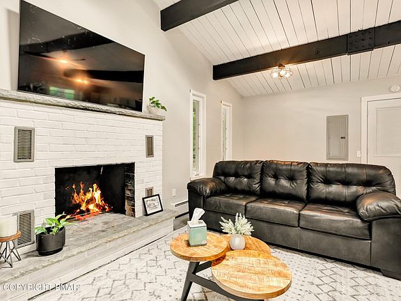 4th image of 3167 Carobeth Dr