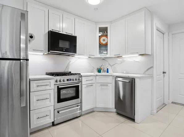 145 Kenilworth Place image 2 of 6