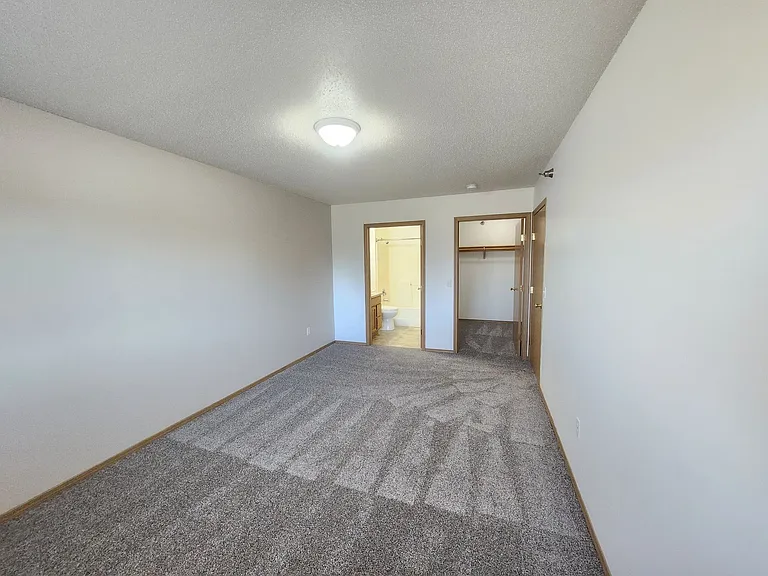 Prairie Gardens Apartments — Photo 13