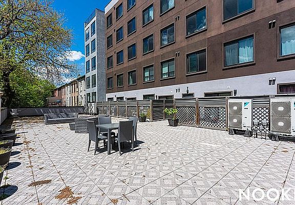 5th image of 818 Lexington Ave APT 1E