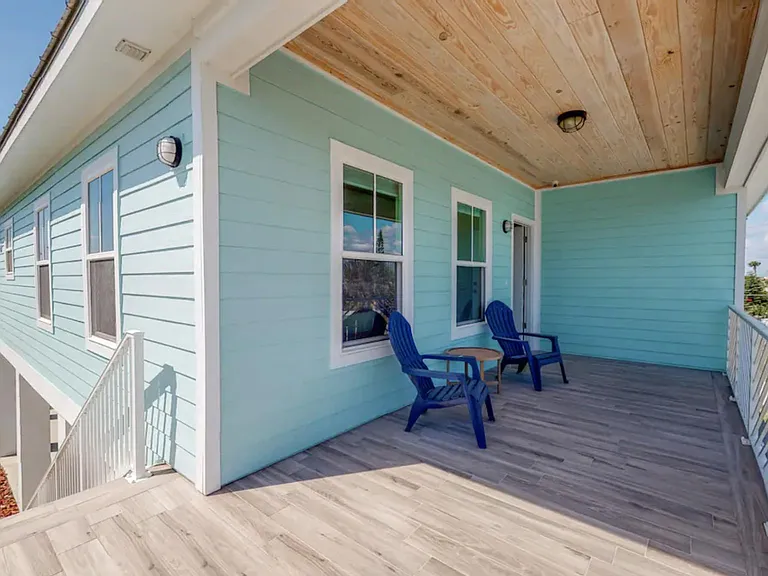 132 Sunrise Blvd — Photo 2