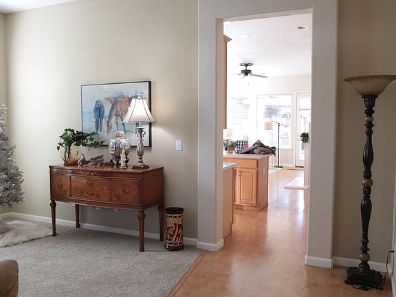 5th image of 5 Glentress Ct