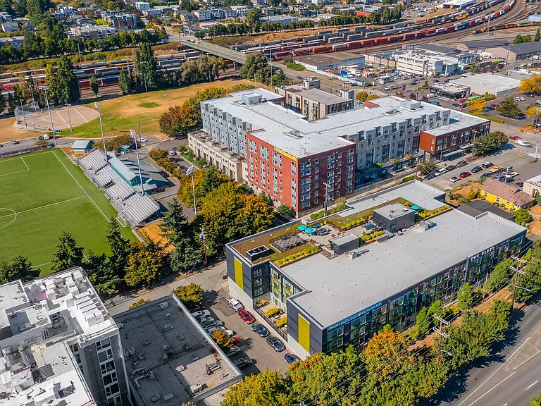 Contour Apartments — Photo 34