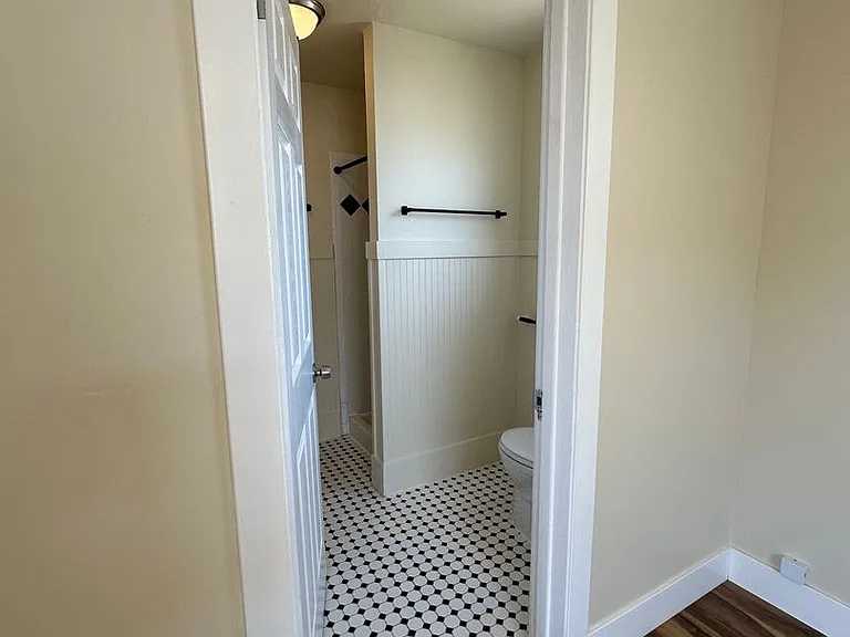 2025 I St — Photo 11