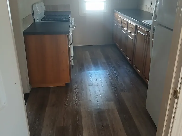 120 S Creek Ave — Photo 5