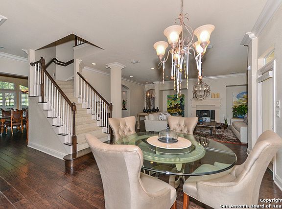 4th image of 920 Pinon Blvd