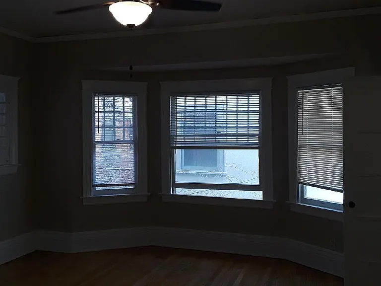 California Apartments — Photo 5