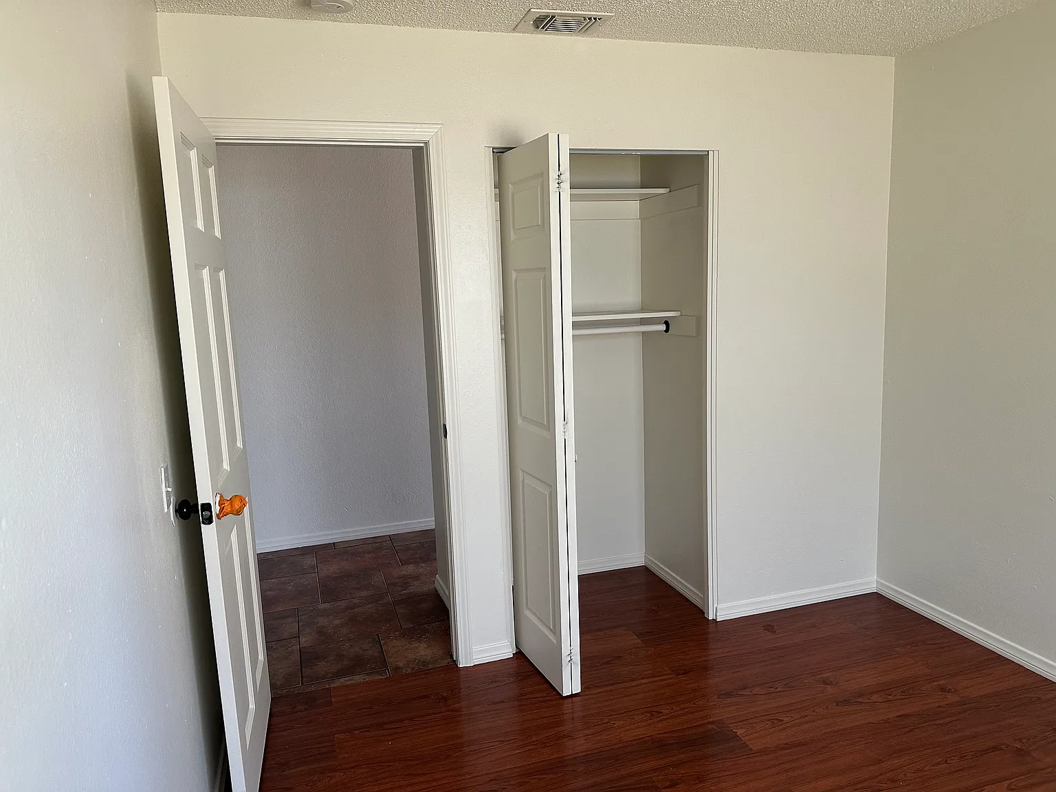3 bed, 1125 sqft, $2,300 — Photo 2