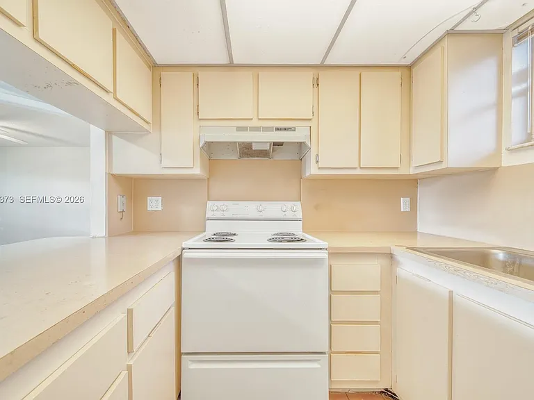 8290 Lake Dr #236 — Photo 6