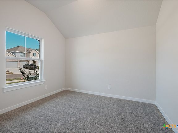 4th image of 2221 Bennett Ave