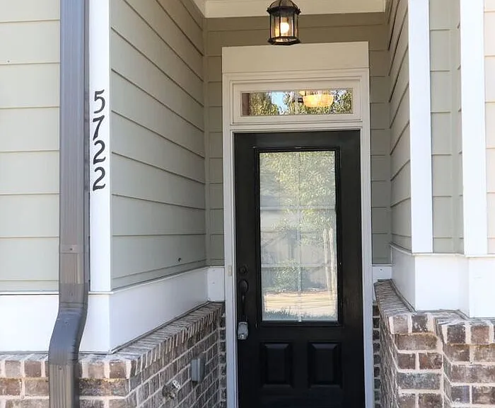 5722 Taylor Way — Photo 2