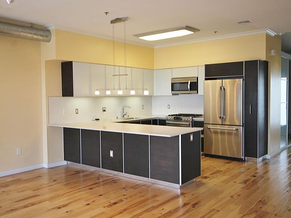 5th image of 11500 Tennessee Ave Unit 332