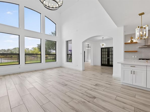 3839 Lakeridge Canyon Dr