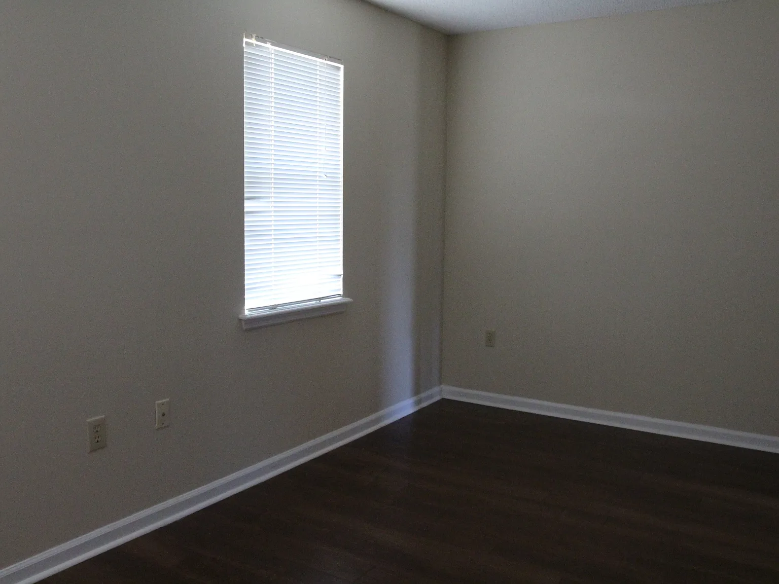 Acacia Court 113 - B — Photo 2