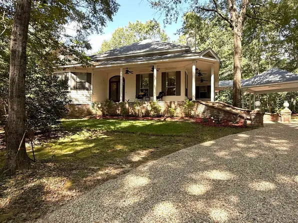 55 Quail Hollow Dr, Hattiesburg, MS 39402