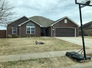 508 Willow St, Gentry, AR 72734