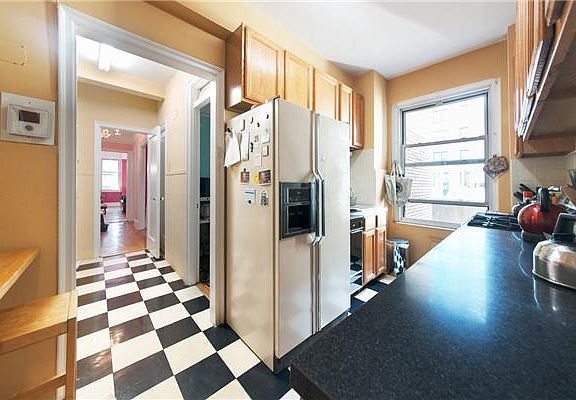 5th image of 305 W 104th St #5C