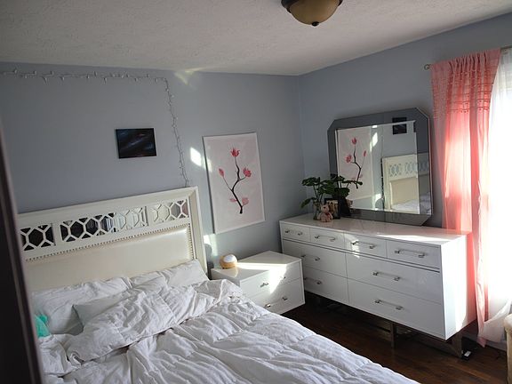 4th image of 602 Pioneer Dr