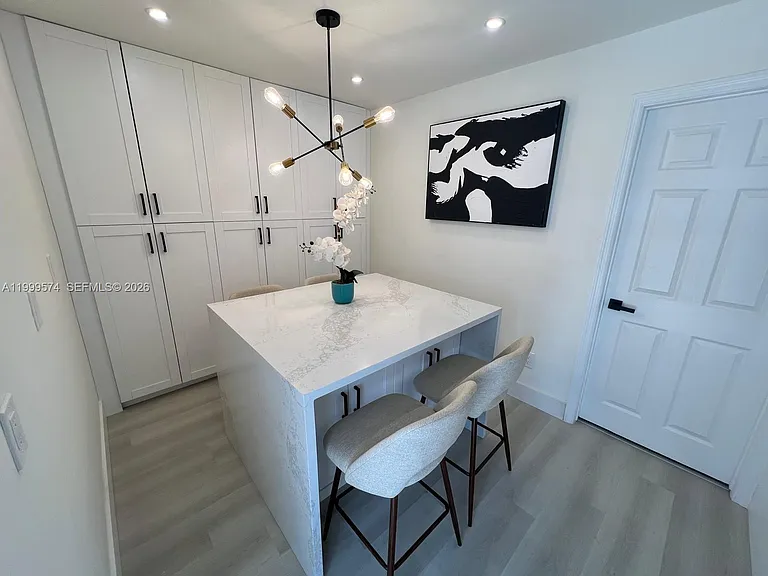 503 Jackson Ave — Photo 12