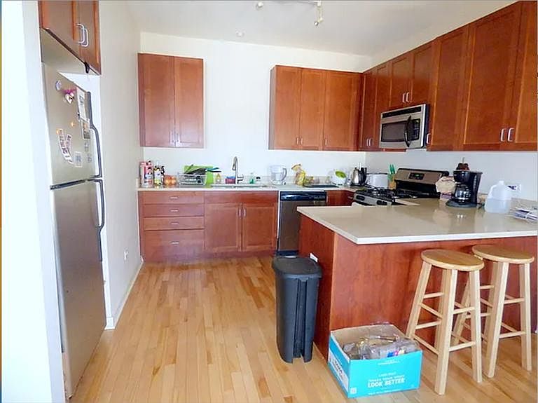 2nd image of 1155 Roosevelt Pl #412
