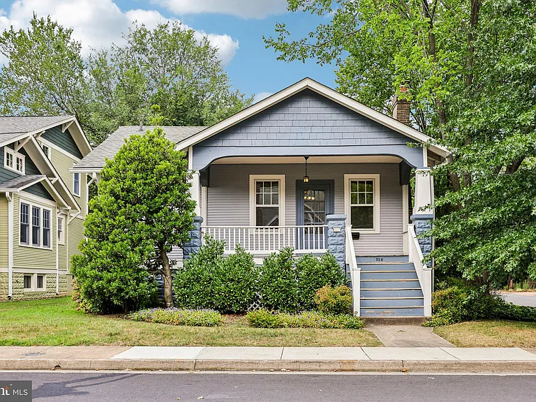 526 N Ivy St — Photo 1