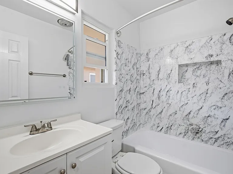 6640 Darby Ave — Photo 26