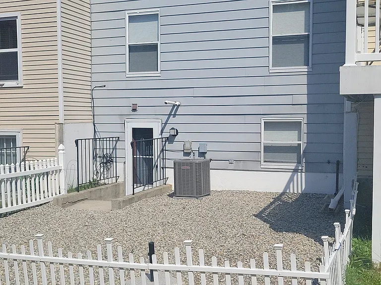 12 Andrew Ct — Photo 18