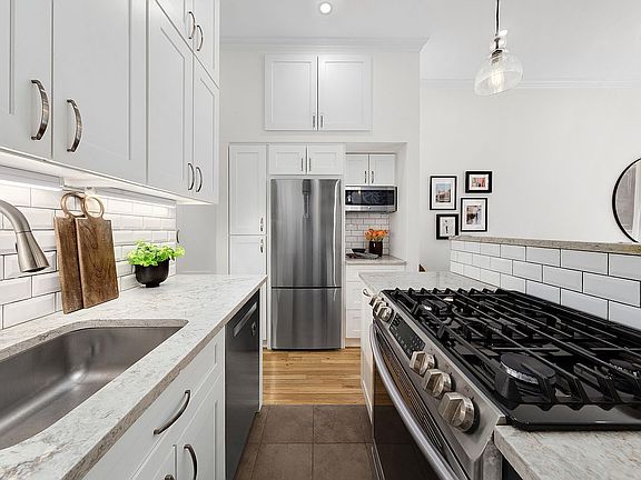 5th image of 170 E 92nd St APT 1D