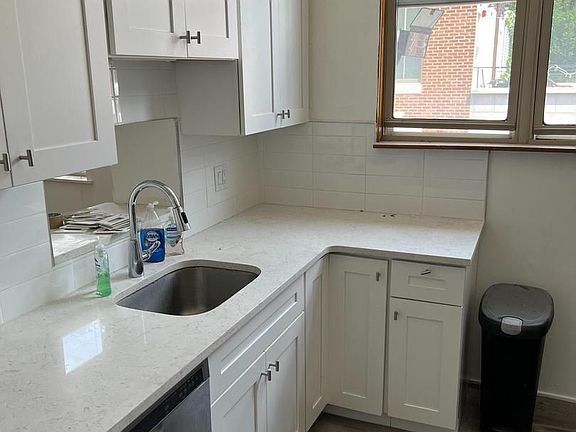 2nd image of 2524 South St Unit 2