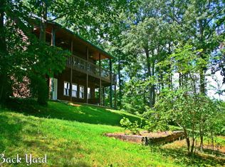 35 Windy Knoll Dr, Brasstown, NC 28902