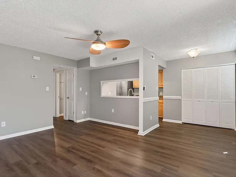 3528 Dublin Ct — Photo 4