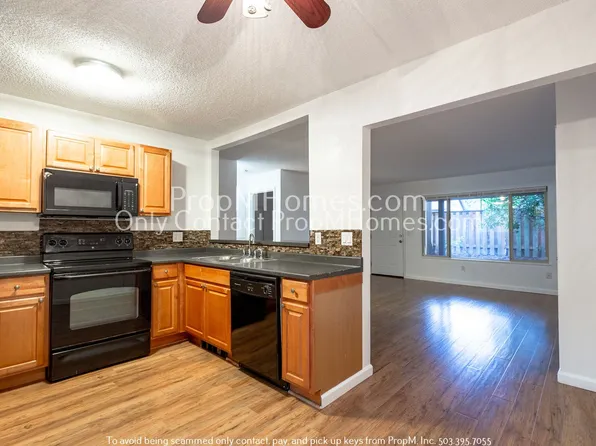 402 NE 63rd Ave, Portland, OR 97213