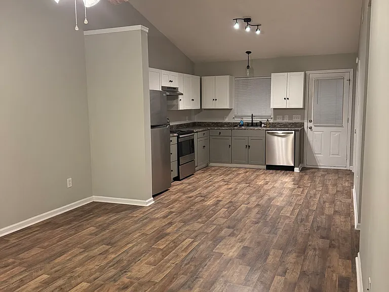 4229 W Horne Ave #C — Photo 2